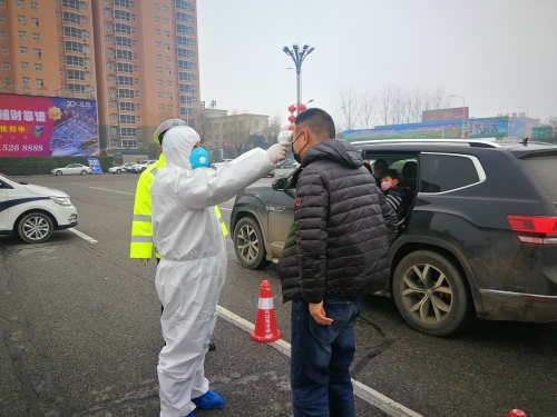 周口境內各收費站和服務區設立衛生檢疫站